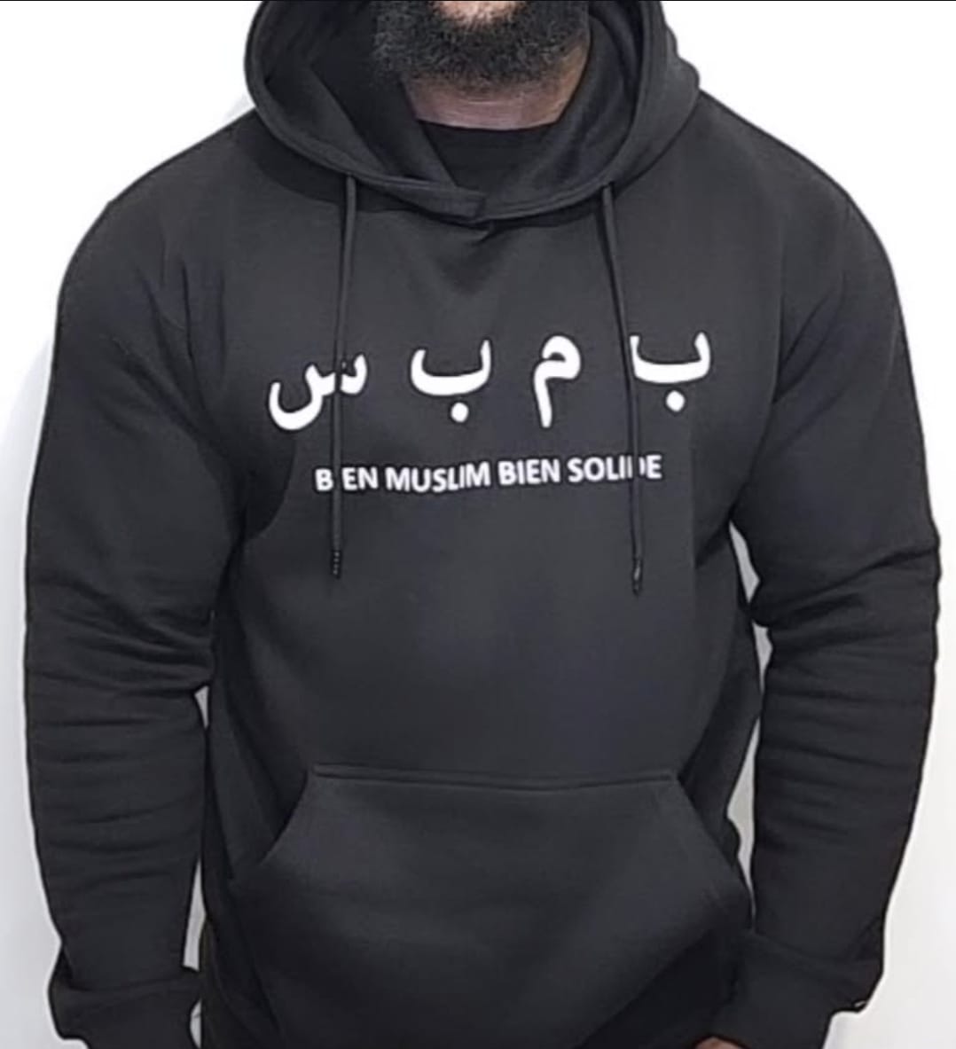 Pull Noir Capuche
